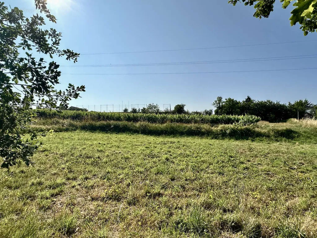 Aed - Flat, Serviced Plot in Quiet Countryside, Cunac