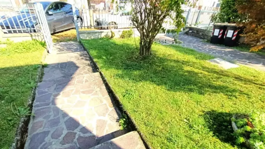 Aed - Terraced Villa with Garden in Adria