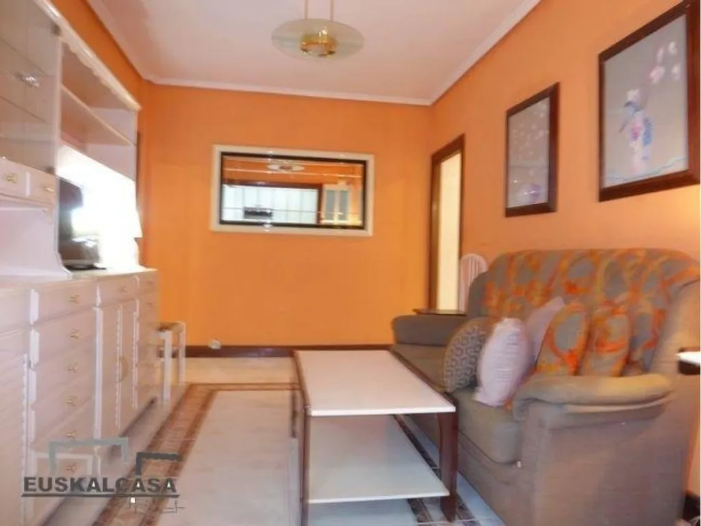 Séjour - Bright Apartment with Lift in Bilbao