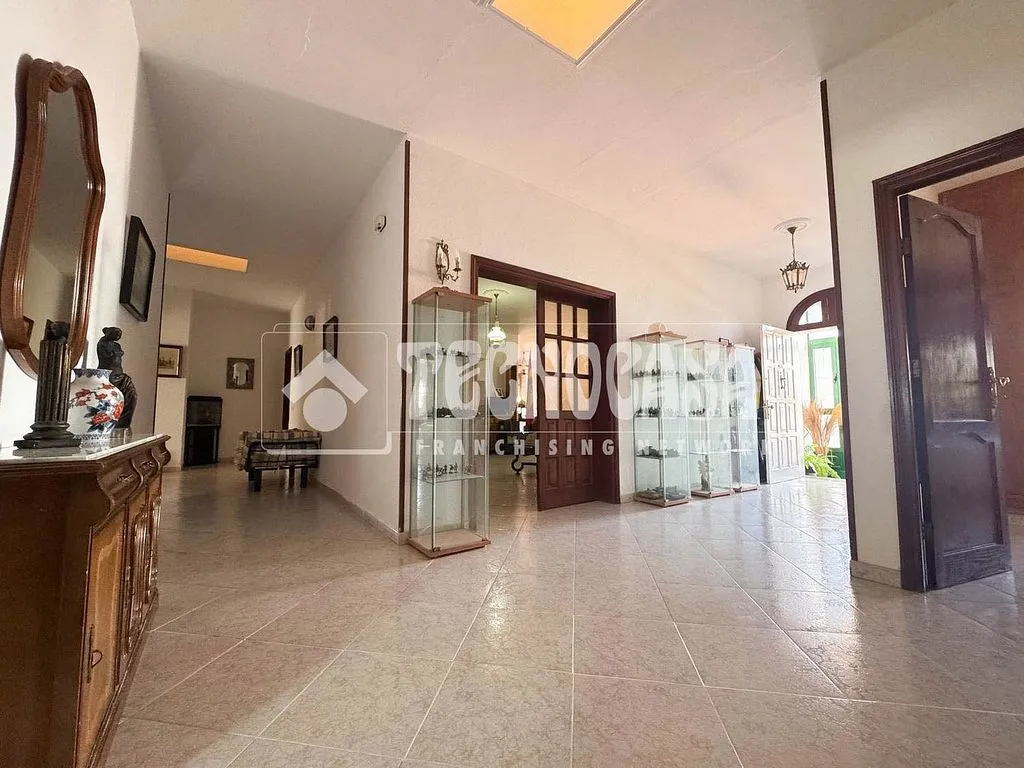 hallway_entrance