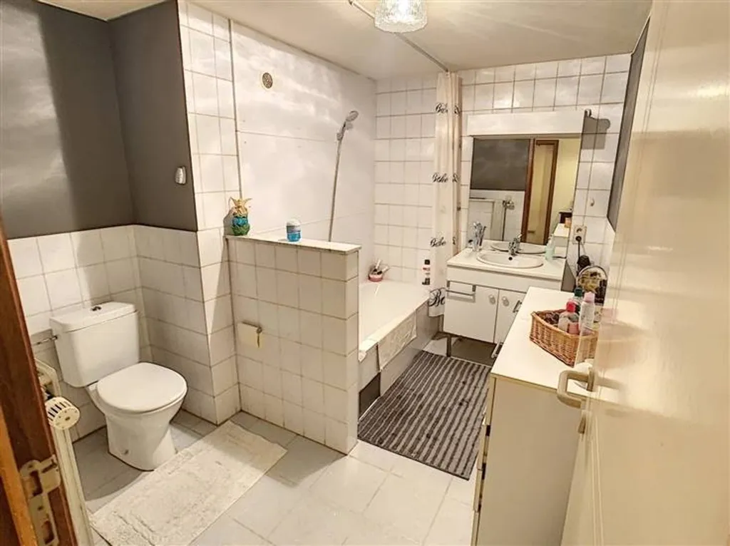 Salles de bain - Triplex avec Carport au Centre de Tessenderlo