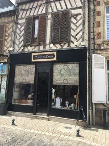 Välivaade - Mixed-Use Building with Commercial Space in Noyon