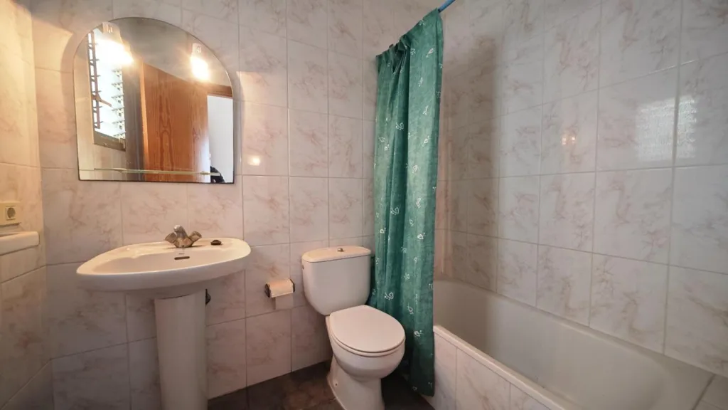 Vannitoad - Multi-Unit Building with Sea Views in El Fraile