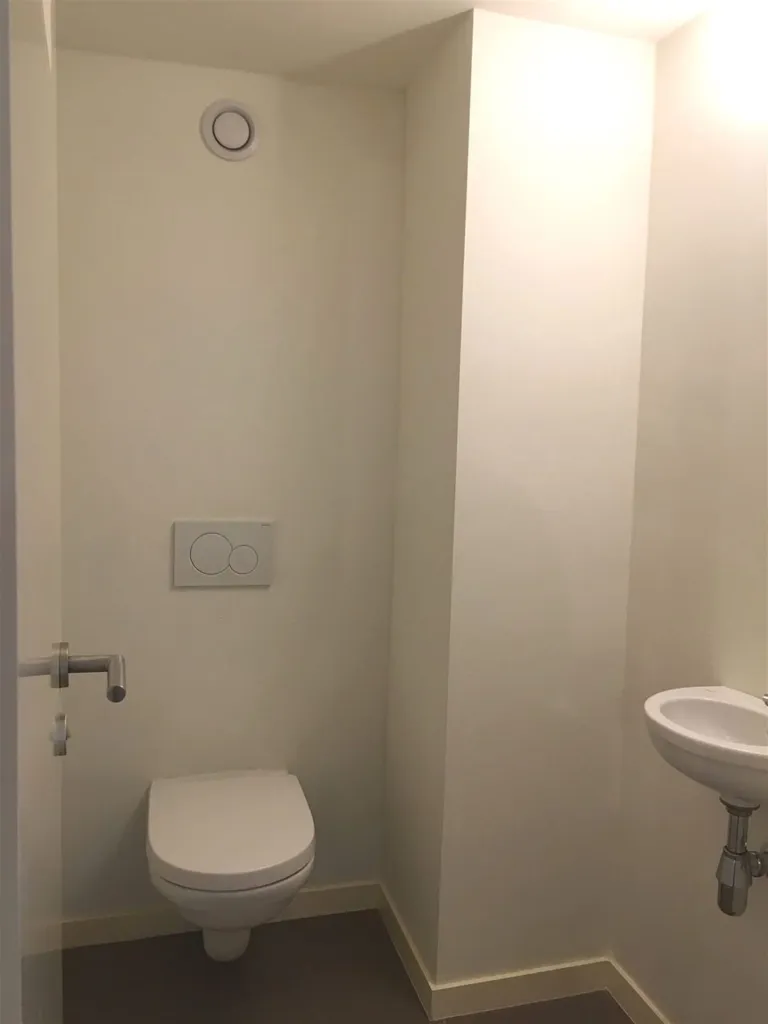 Bagni - Duplex with High Ceilings near Squares District
