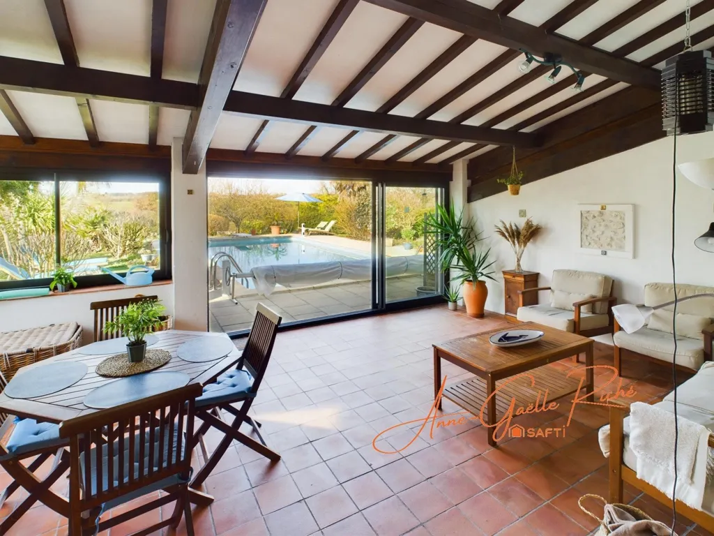 Séjour - Maison Charentaise avec Gîte et Piscine à Semoussac