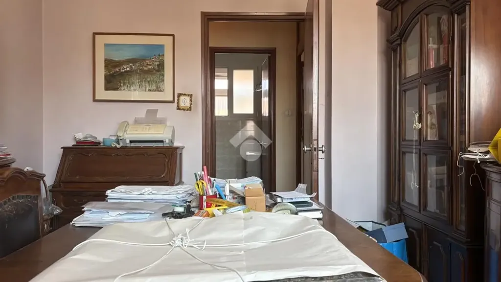 Kabinet - 4-Room Apartment with Balcony in Ferrara