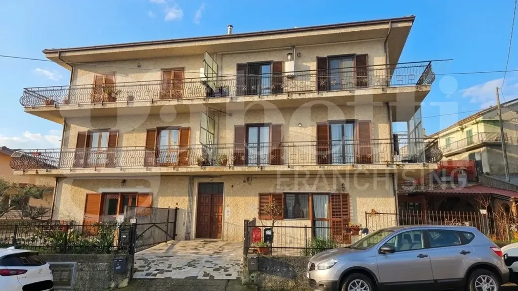 Välivaade - Rustic-Style Flat with Balcony in Marano Marchesato