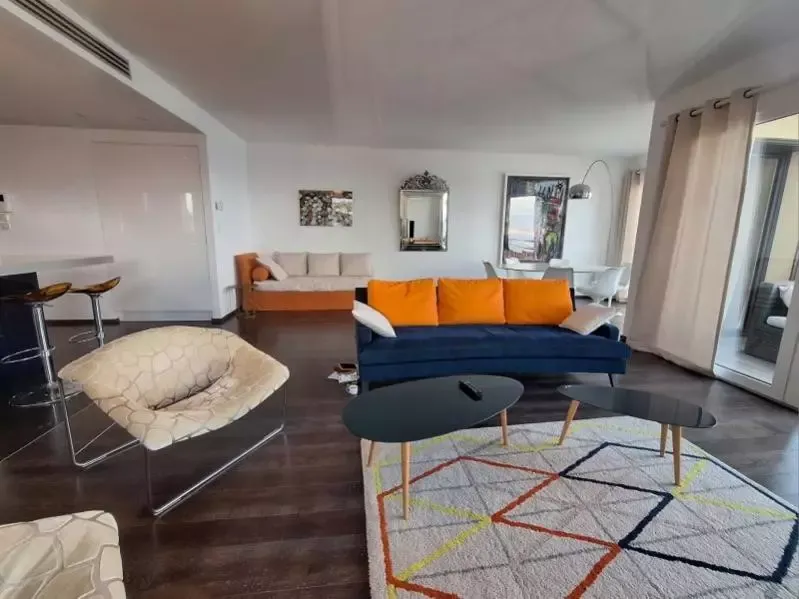 Elutuba - Waterfront Apartment with Sea View in Agosta