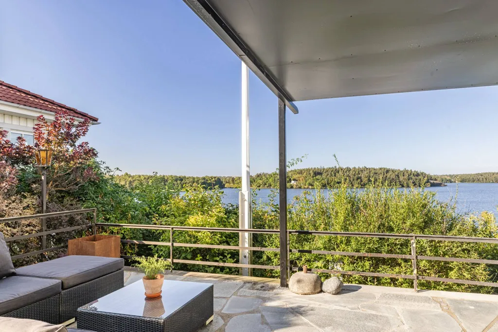 Terrace - Modern Apartment with Mälaren View in Mälarhöjden