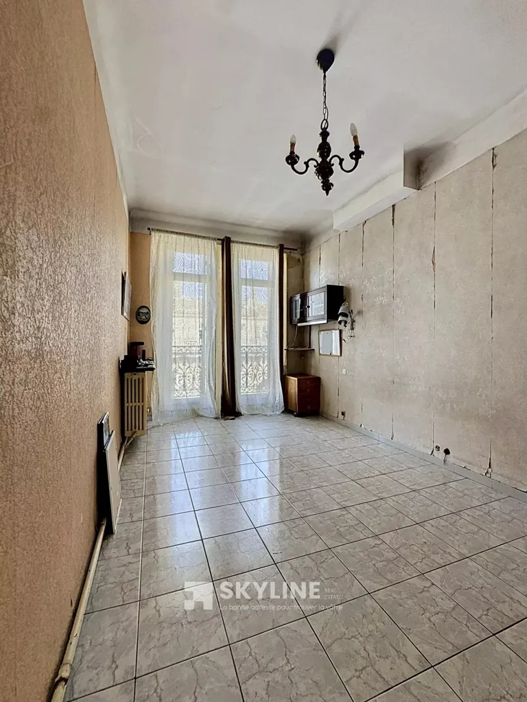 Elutuba - Haussmannian Flat with Panoramic View in Marseille-6th