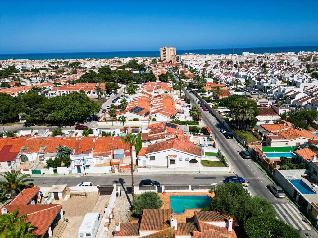 Vue aérienne - Detached House with Pool in Torrevieja