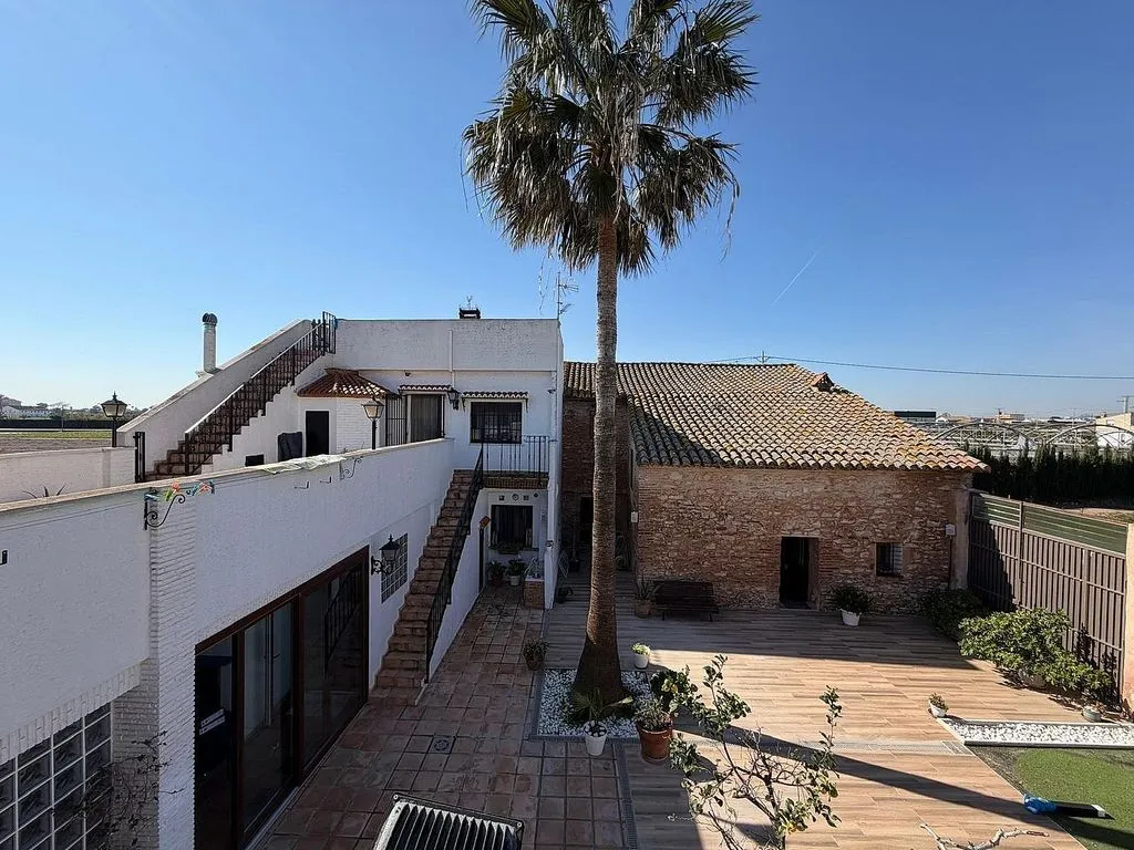 Jardin - Rustic Farmhouse with Land near Huerta