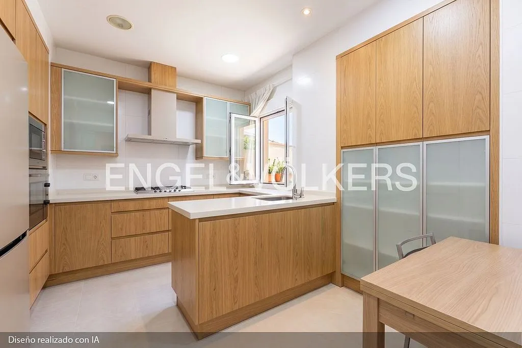 Cuisine - Apartment with Balcony in Gran Vía, Valencia