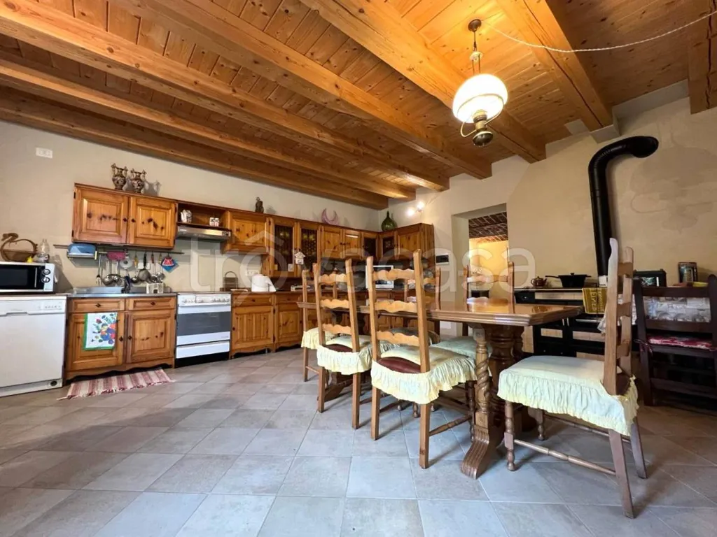 Salle à manger - Rustic Villa with Private Garden in Canale