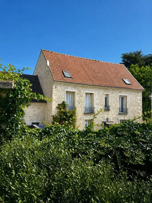 Extérieur - Maison en Pierre avec Jardinet à Haravilliers