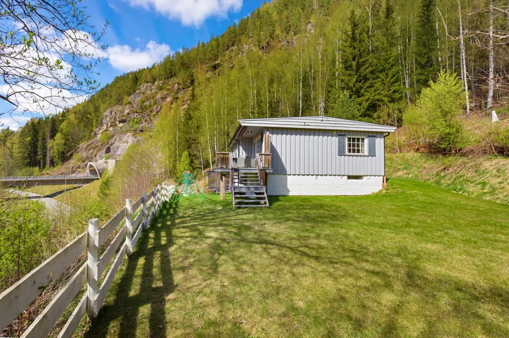 Välivaade - Architectural Villa with Terrace in Bagn
