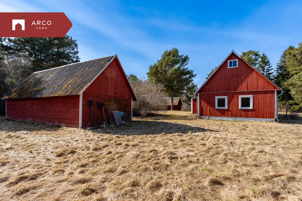 Välivaade - Farmstead with Coastal Land in Linaküla