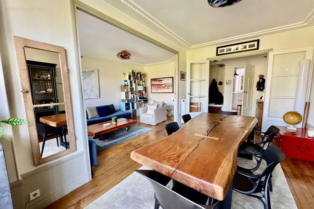 Salle à manger - Appartement Art Déco avec Balcon à Paris-17e