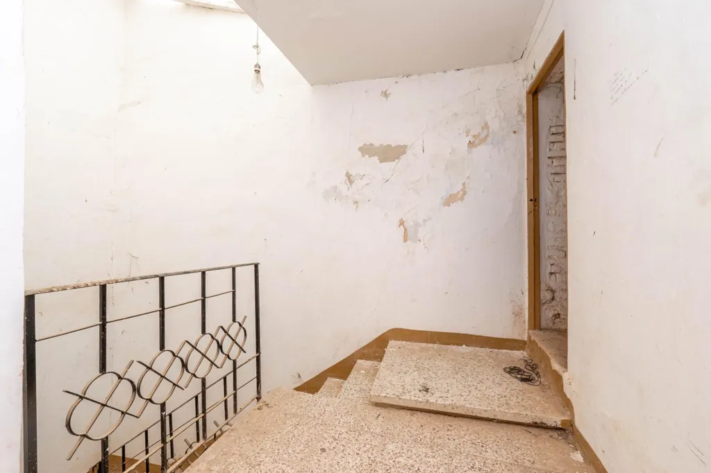 Pièces - Two-Storey House with Terrace in Albuñuelas