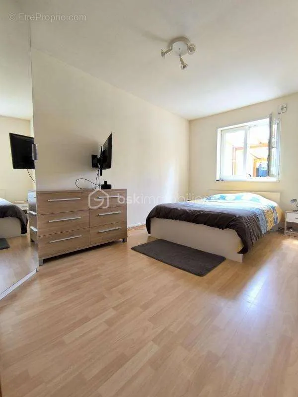 Chambres - Maison Mitoyenne avec Terrasse à Wittenheim