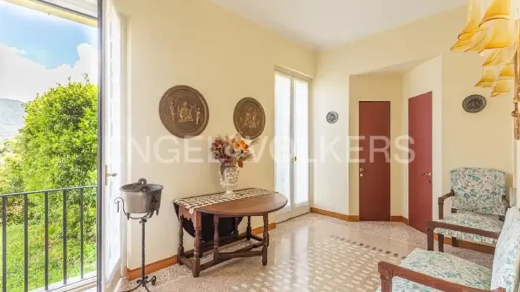 Entrée - Luxury Villa with Pool in Castelveccana