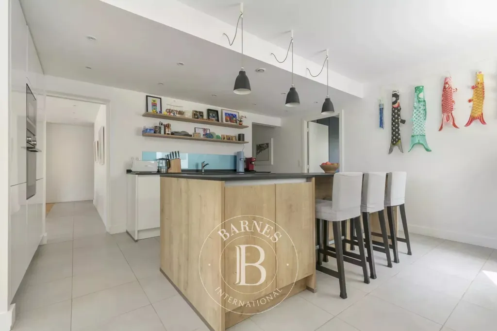Kitchen - Fully Furnished Flat with Balconies in Paris