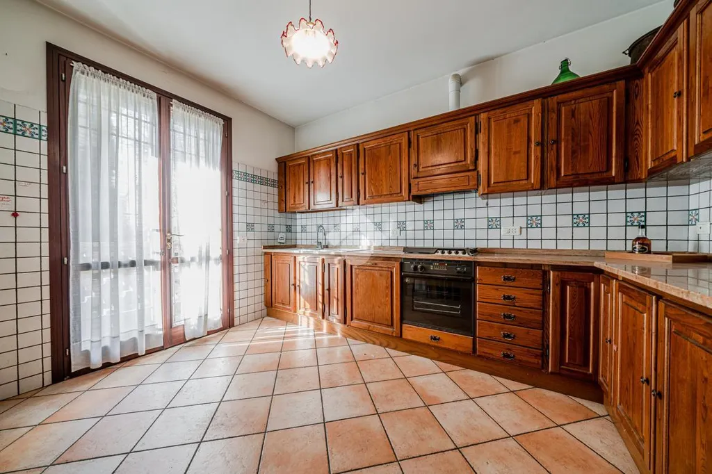 Cuisine - Villa with Garden in Scandiano Centre