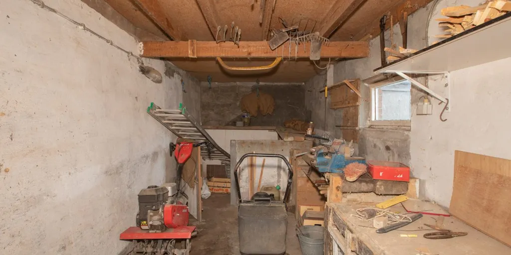 Pesuköök - Renovatable House with Garden in Kortemark