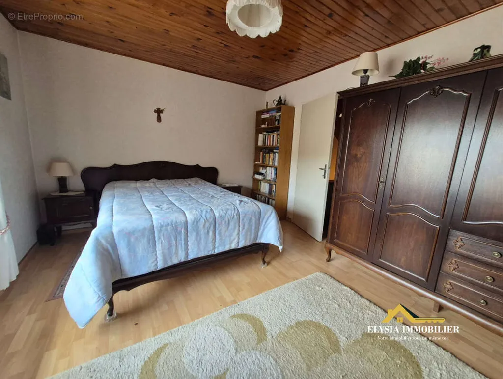 Chambres - Maison à Conforter avec Jardin à Pagny-sur-Moselle