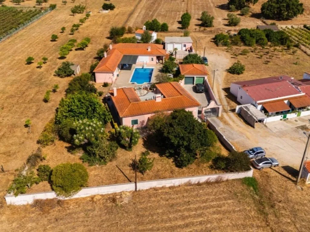 Vue aérienne - Luxury House with Multiple Units in Setúbal