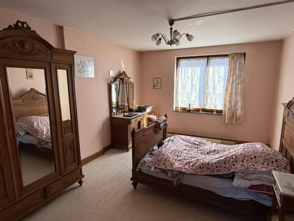Chambres - Maison mitoyenne à rénover à Melen