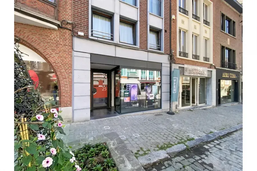 Extérieur - Surface Commerciale en Centre-ville à Tournai