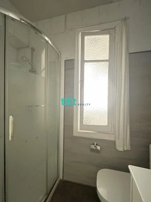 Vannitoad - Apartment with Garage in Paseo de los Puentes