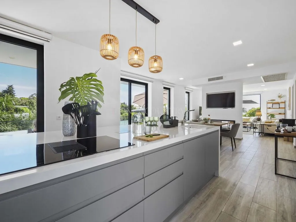 Cuisine - Contemporary Villa with Pool in Lagoa
