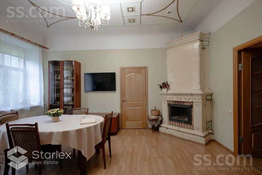 Appartement 4 pièces à Rīga
