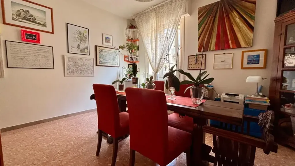 Söögituba - Rustic-Style Apartment with Balcony in Florence