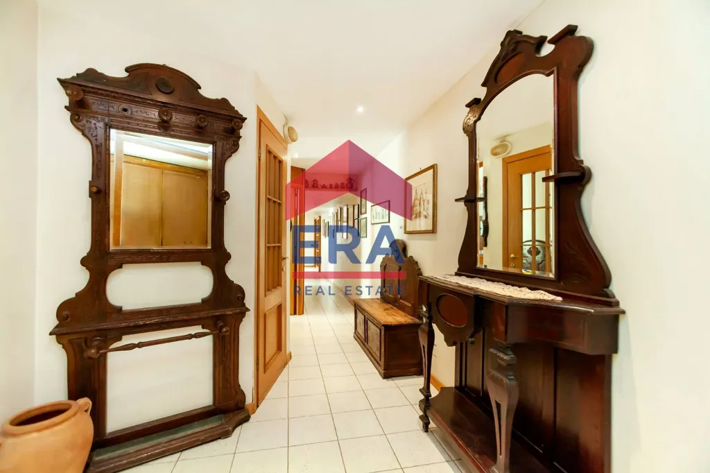 Entrée - Apartment with Triple Exposure in Prati, Rome