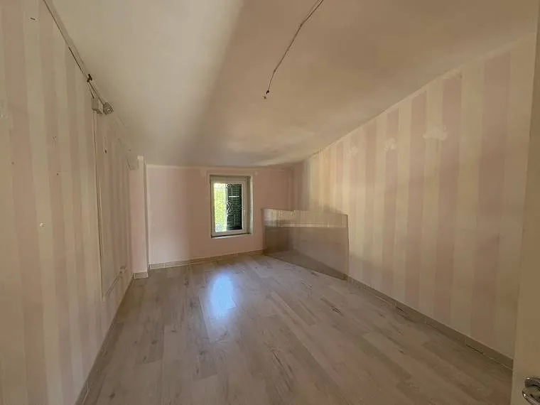 Zimmer - Rearranged Apartment with Balcony in Gallicano