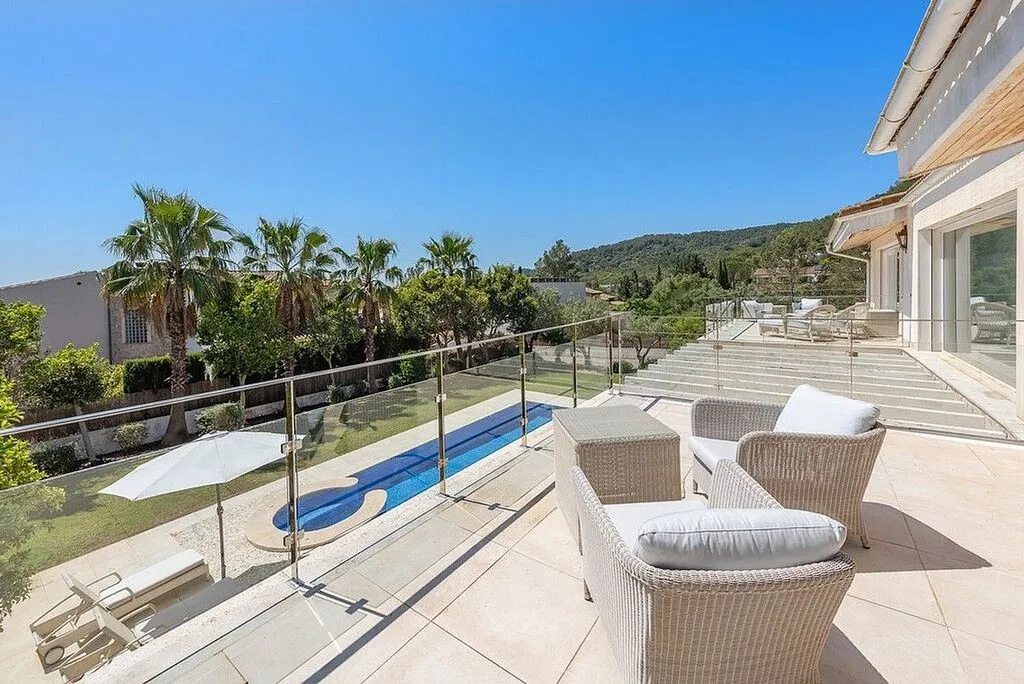Piscina - Contemporary Wooden Villa with Pool in Pollensa
