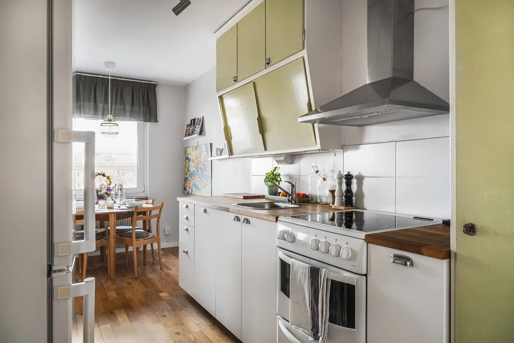 Cuisine - Apartment with West-Facing Balcony in Södermanland
