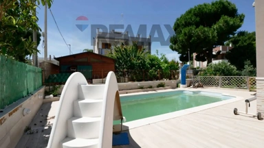 Pool - Rustic Villa with Pool in Bari