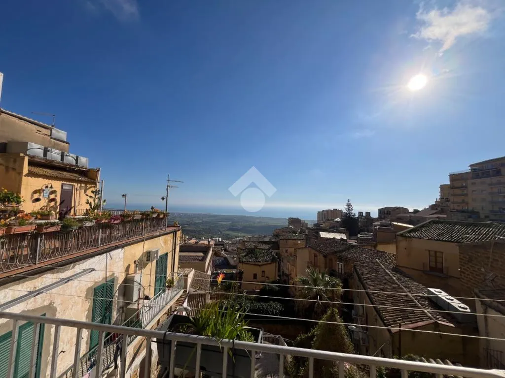 Balcon - Bright Apartment with Balcony in Agrigento