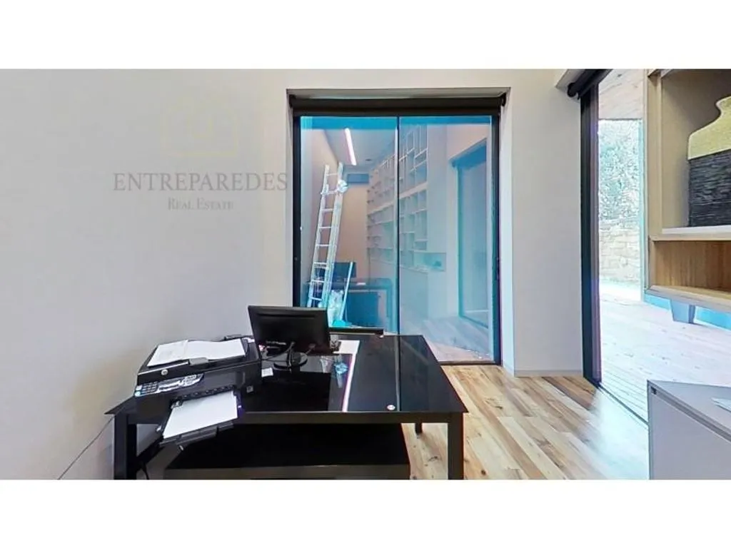 Bureau - Luxury Villa with Infinity Pool in Avintes