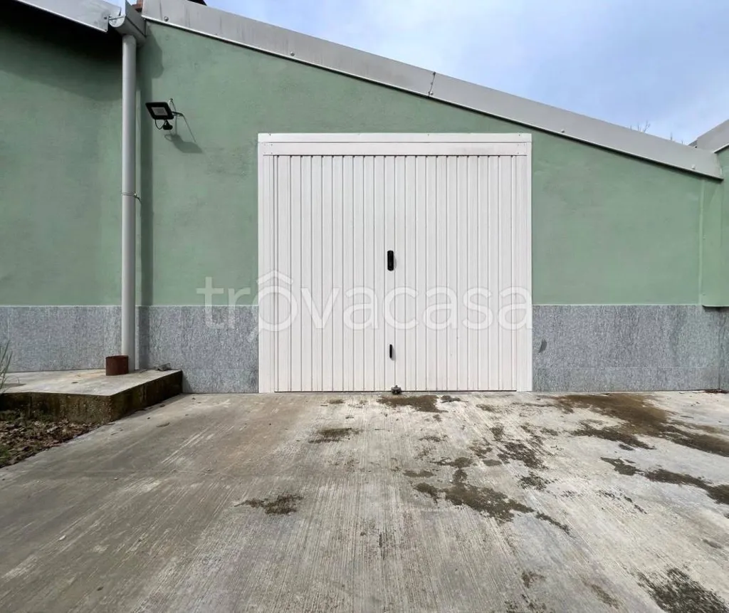 Garage - Rustic Villa with Private Garden in Canale