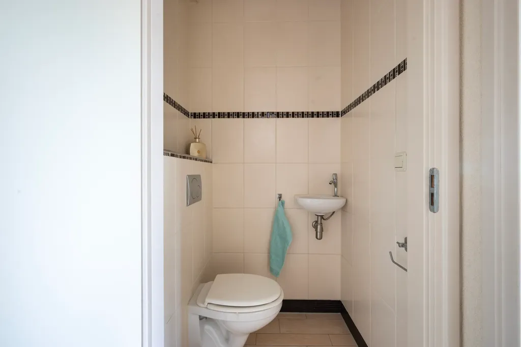Bathrooms - Semi-Bungalow with Private Garden in Markelo