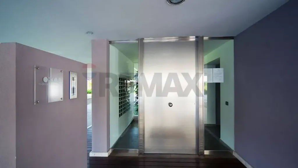 hallway_entrance