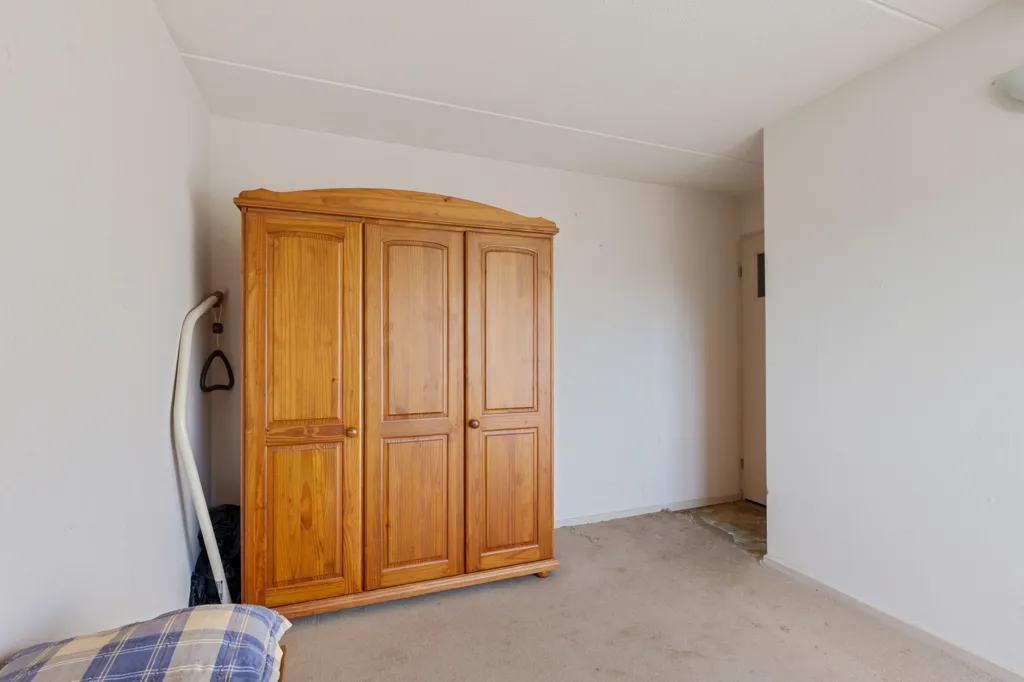 Bedrooms - Spacious Semi-detached House with Garden in Ie