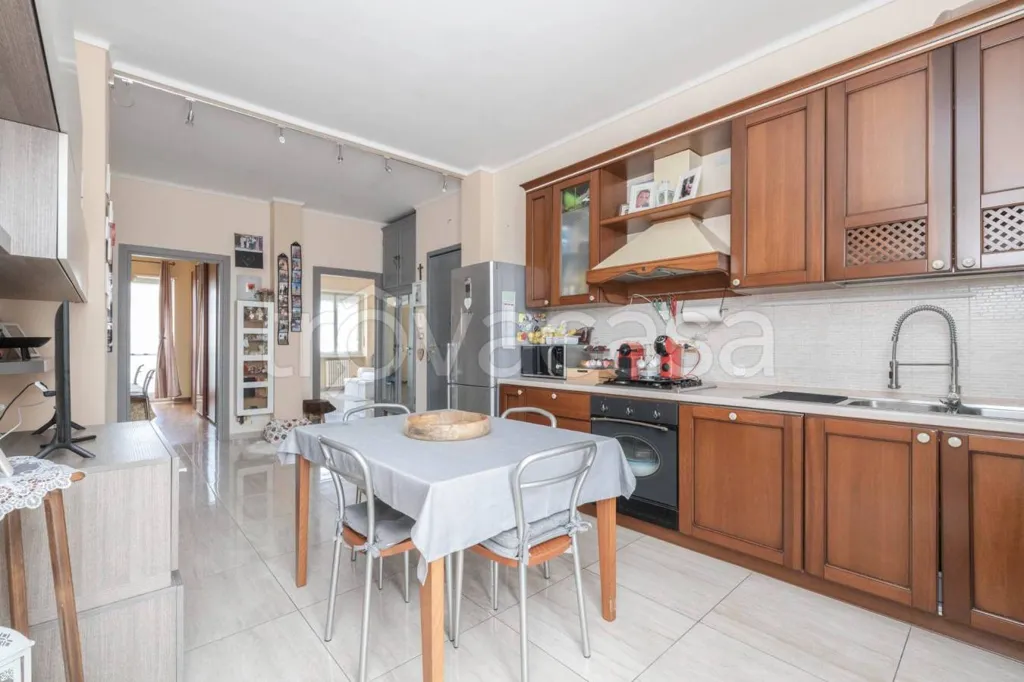 Cuisine - Panoramic Apartment with Balcony in Collegno