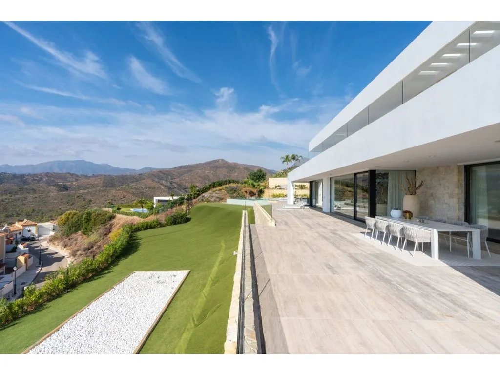 Terrass - Luxury Villa with Sea Views in Benahavís