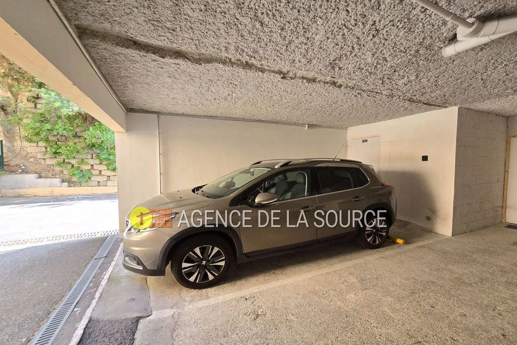 Garage - Appartement Duplex avec Vue Mer à Cannes
